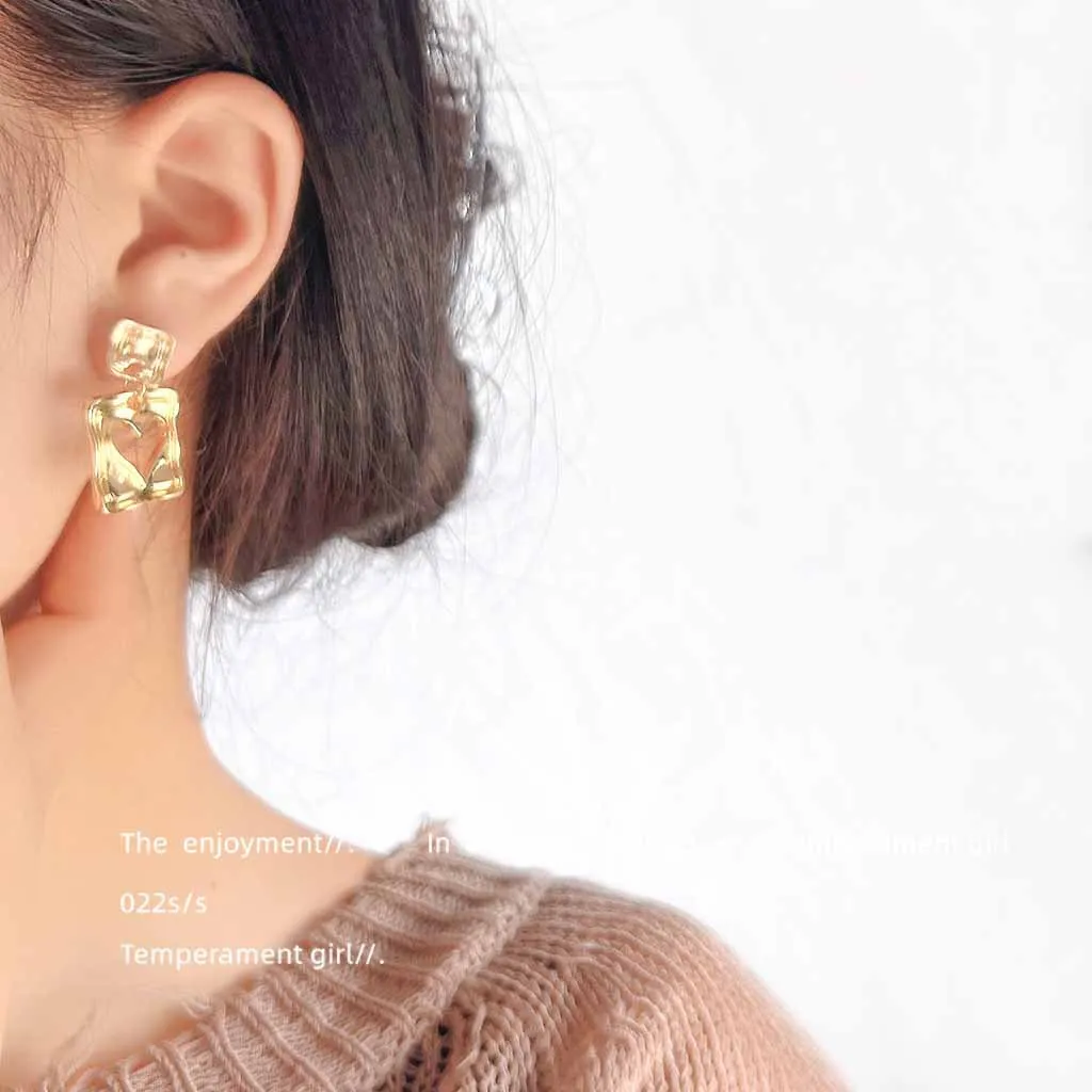 

French Metallic Sweet Cool Earrings for Woman 925 Silver Needle Plated 14K Geometric Square Aretes Hollow Love Stud Ear Jewelry