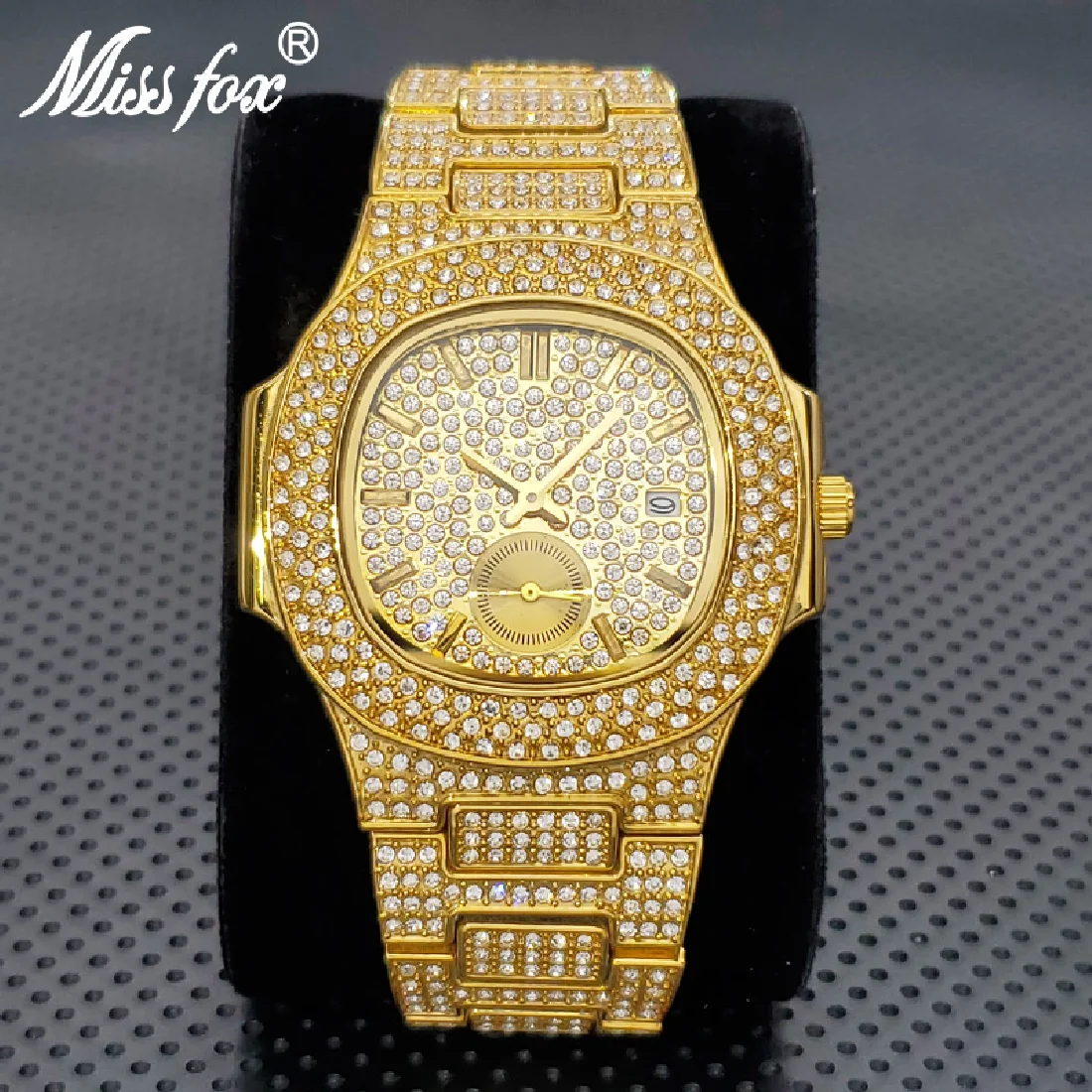 

Unisex Luxury Gold Watch For Men Fashion Designer Full Diamond Quartz Analog Watches High Quality Stainless Steel Bracelet Clock