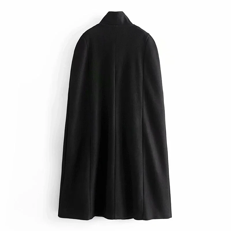 Рисунок 4 - Женское длинное пальто с карманами