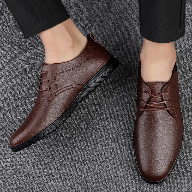 Высококачественные деловые кожаные туфли с острым носком на низком каблуке