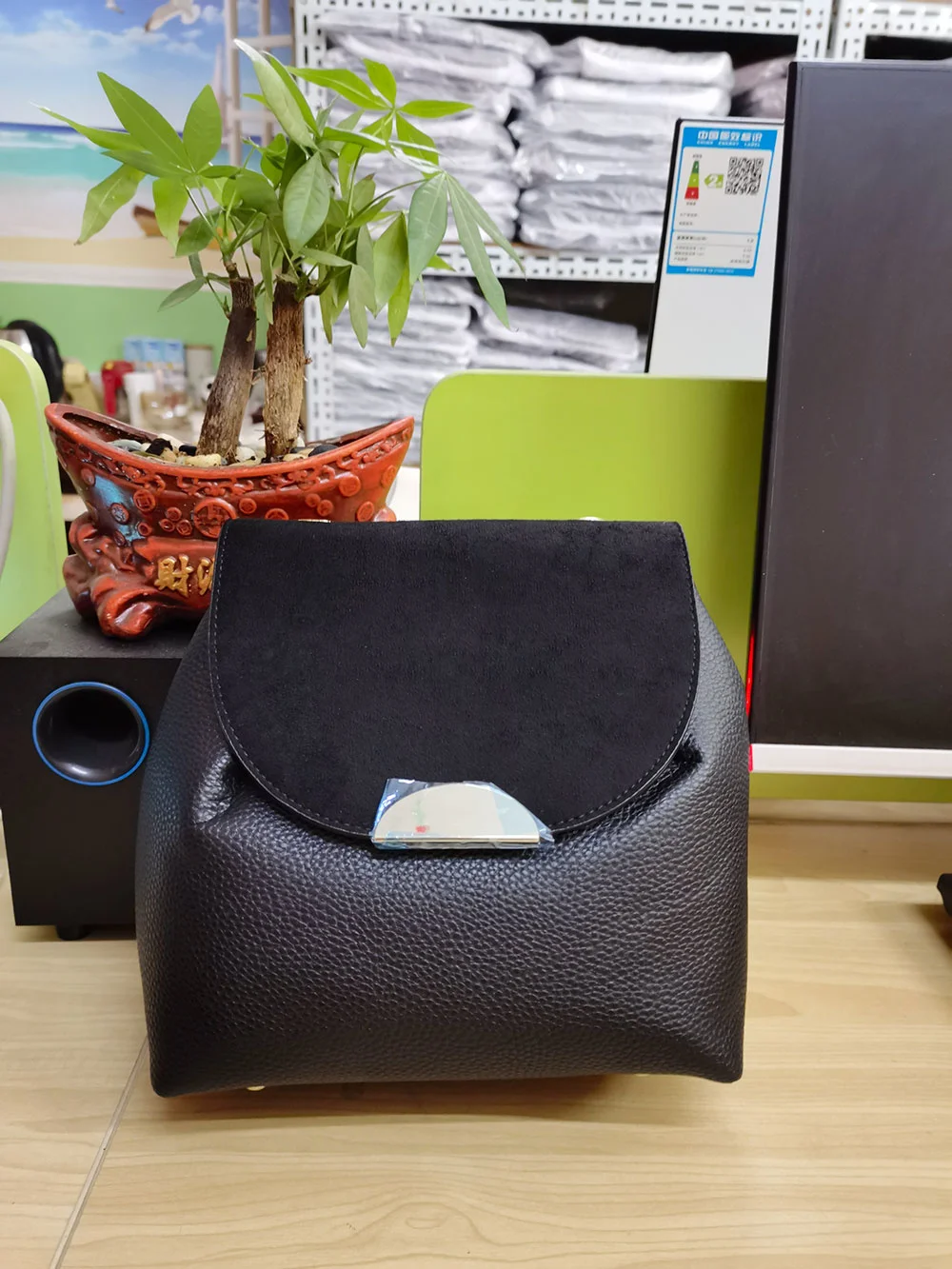 

ValenKuci Shoulder Bags for Women Messenger France Famous Brand Crossbody Elegant Luxury Designer Bucket Chain Handbags