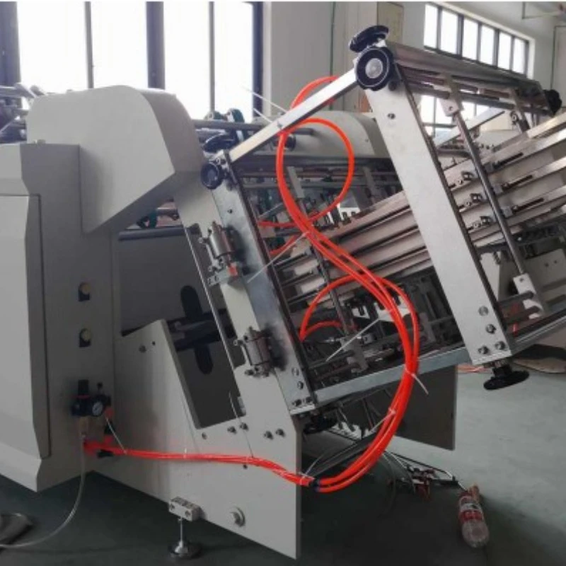 Высокоскоростная автоматическая формовочная машина для изготовления лотков