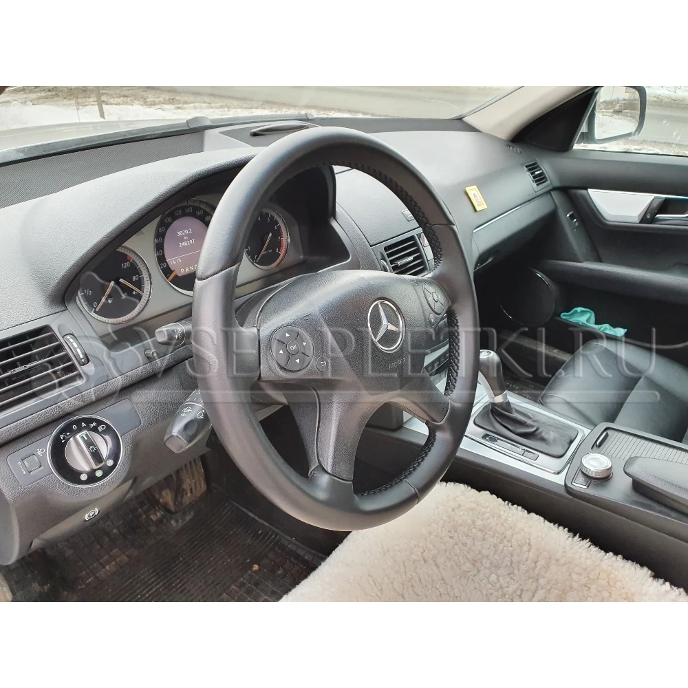 Оплетка на руль &quotMercedes Benz W204 S204" (Мерседес Бенц B204 C204) для кожаного руля - черная