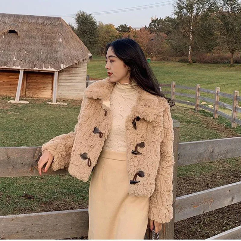 Куртка женская из овечьей шерсти с длинным рукавом и пуговицами