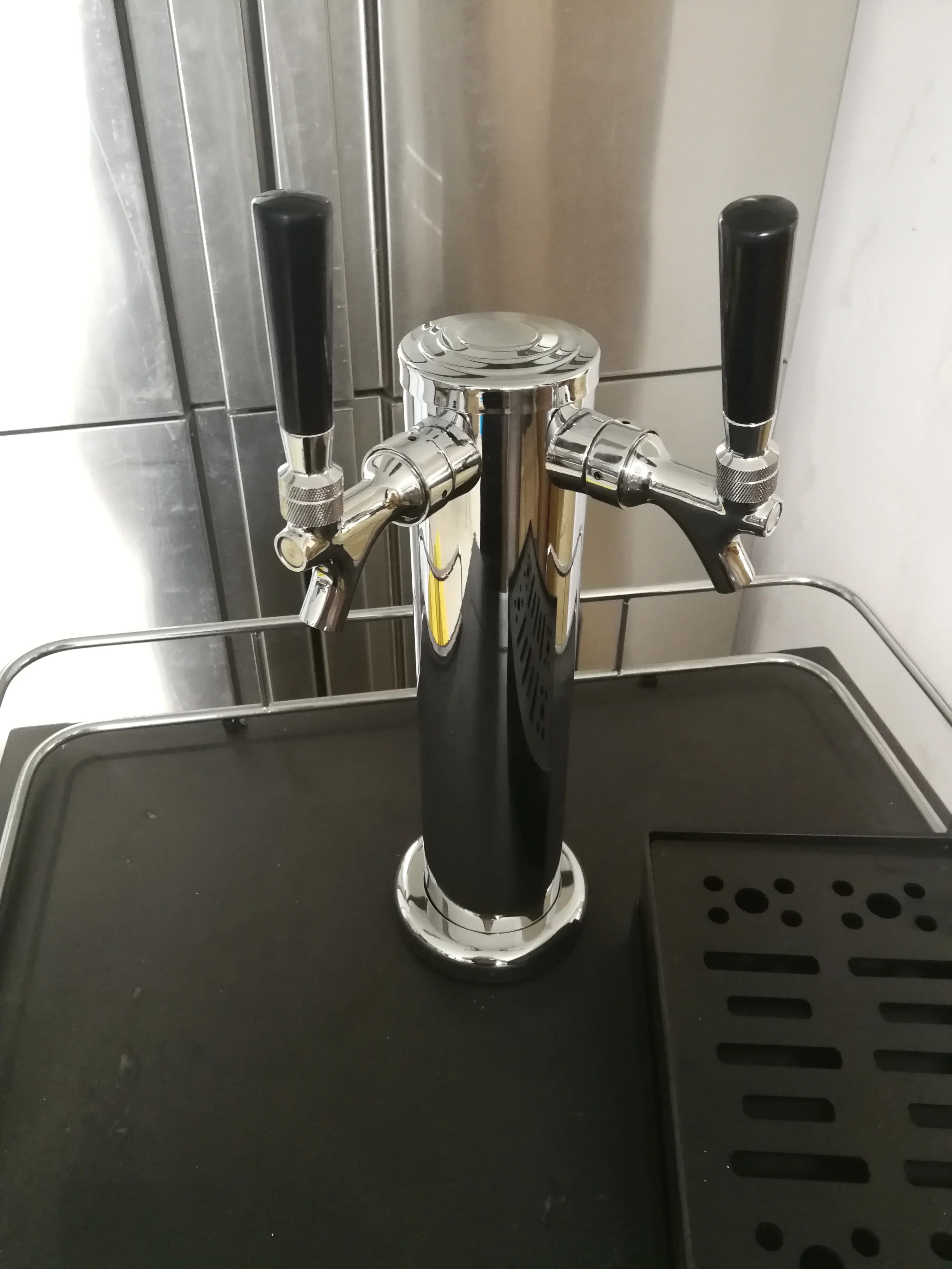 Коммерческий пивной башенный охладитель с двойным краном пивная бочка