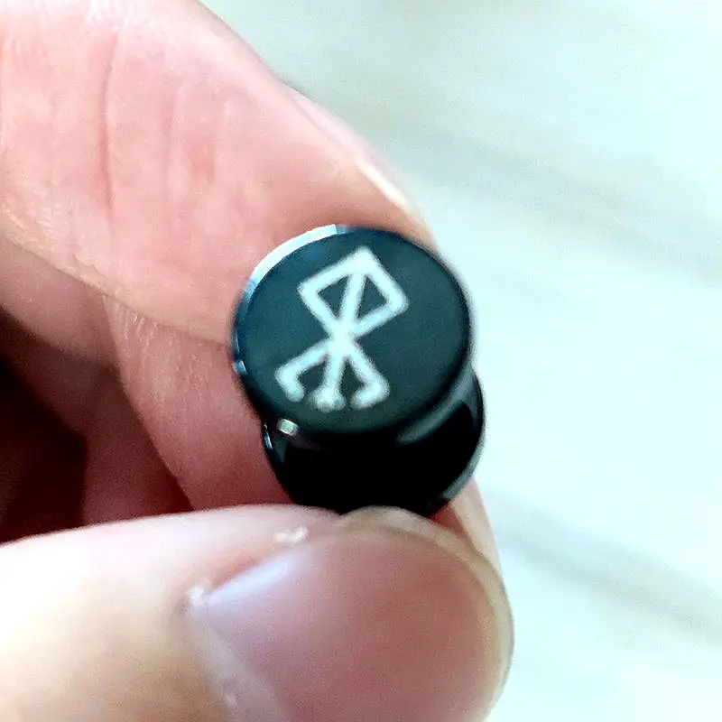 Anime Peripheral Berserk Earclip Commemorative Fashion Simple Black Cool Laser Stainless Steel Earclip Earclip Women's Gift