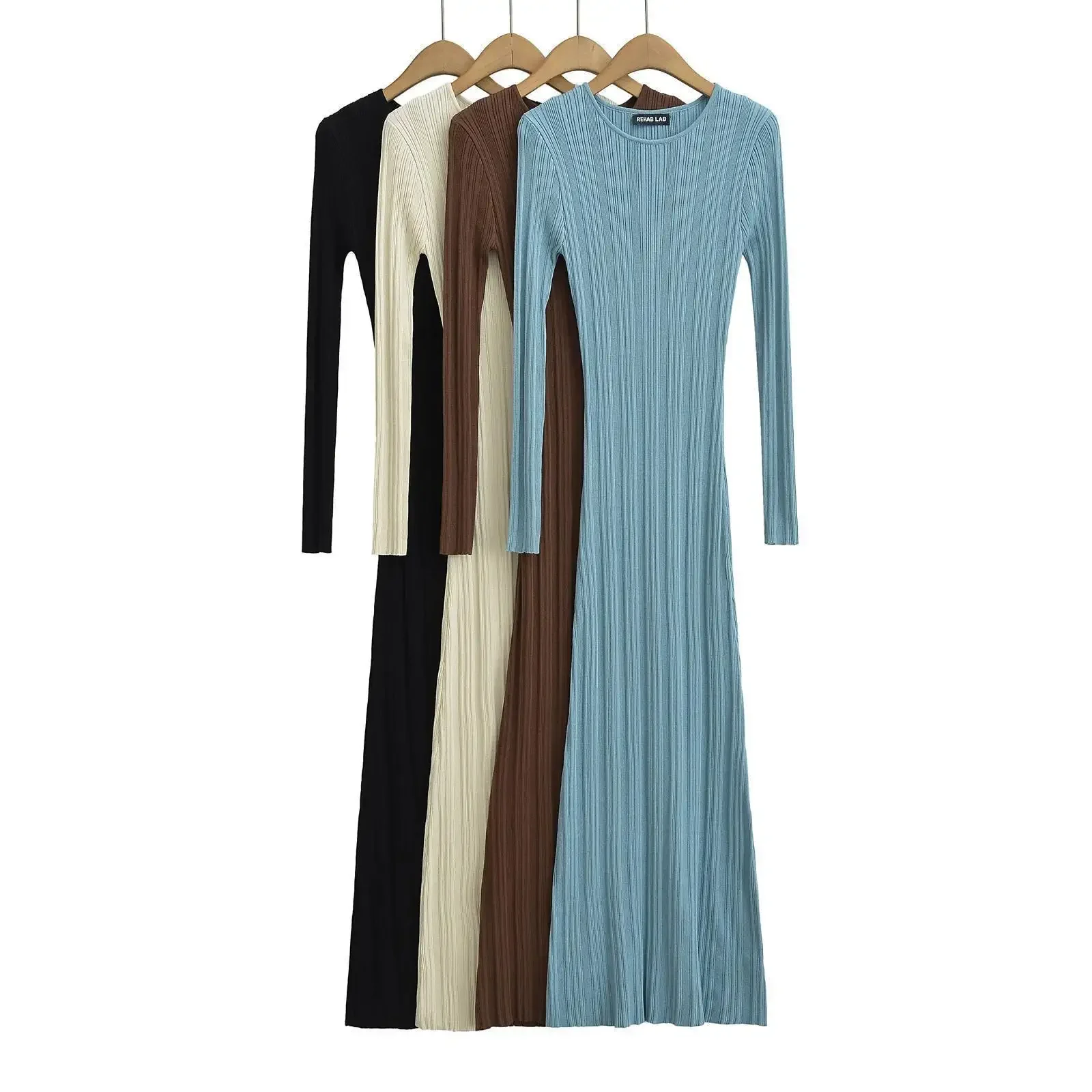 Женское однотонное платье-свитер в рубчик с длинными рукавами