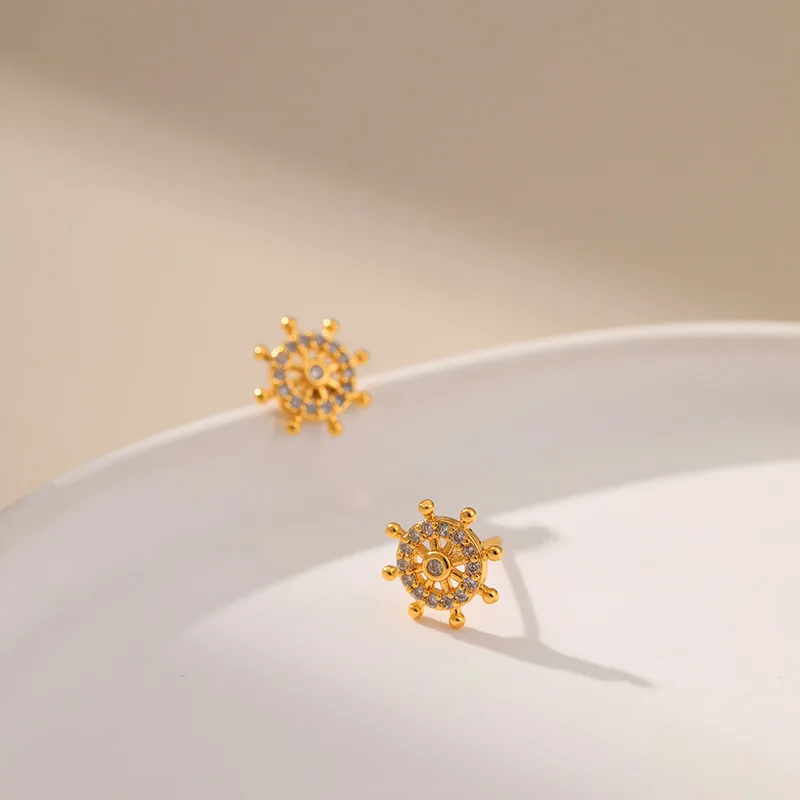 Rudder Steering Wheel Design Plated with 18K Gold Small Earrings Round Micro Set Zircon Fashion ar Studs for Women