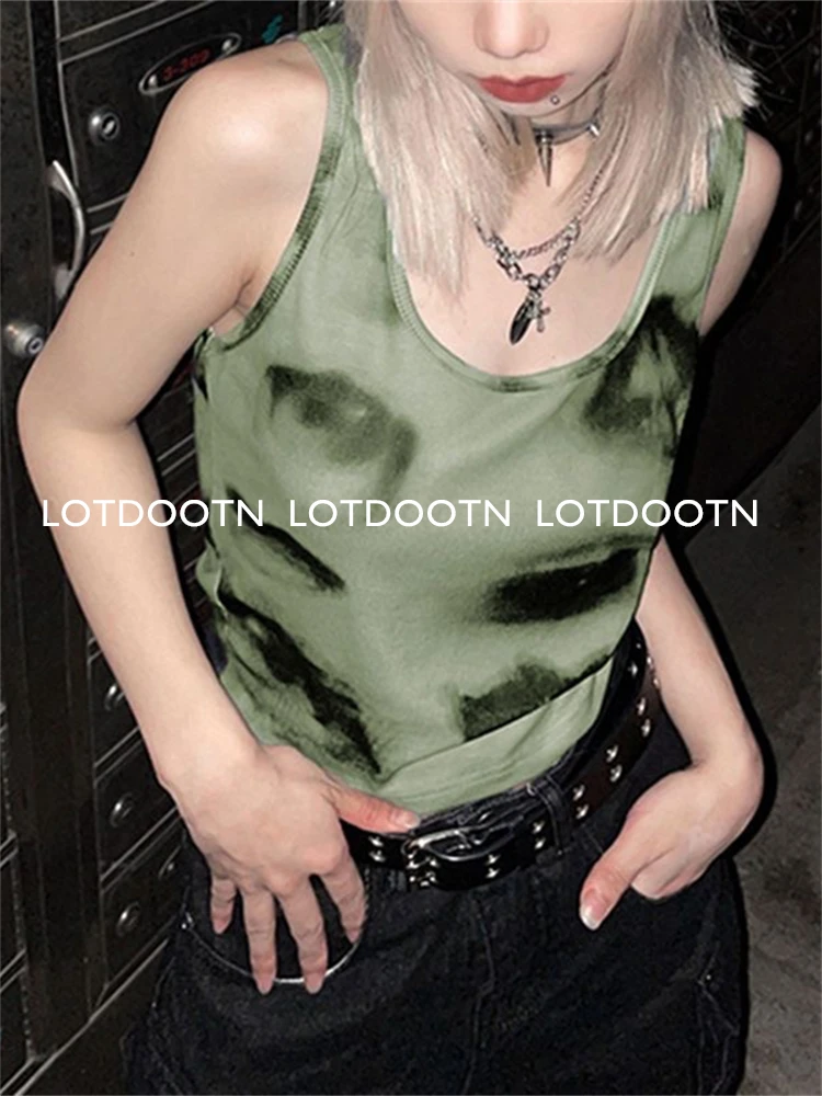 

LOTDOOTN Gothic Y2k Women Tops Crop Top Vintage Street Women Graphics Print Grunge Sleeveless Strap Tank Top Slim Crop Top Slim