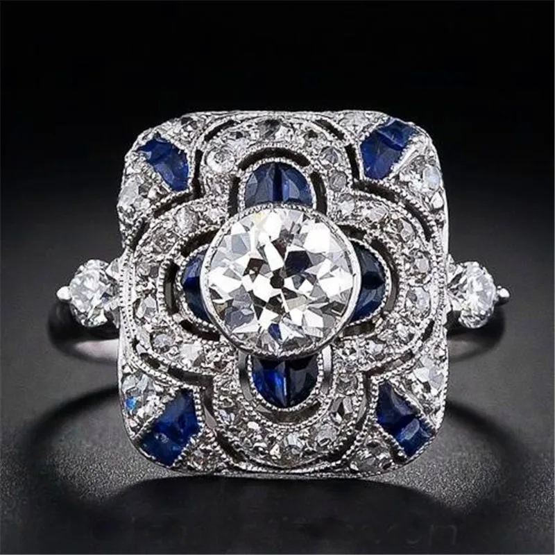 

Classical Ladies Court Style Geometric Inlay White Crystal Blue Pattern Ring Ladies Fashion Girls Holiday Jewelry Wholesale