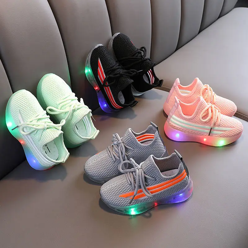 

Children's Flash LED Shoes Summer Glowing Sports Shoes For Boys Girls Spring Autumn Breathable Mesh Soft Soled Kids Casual Shoes