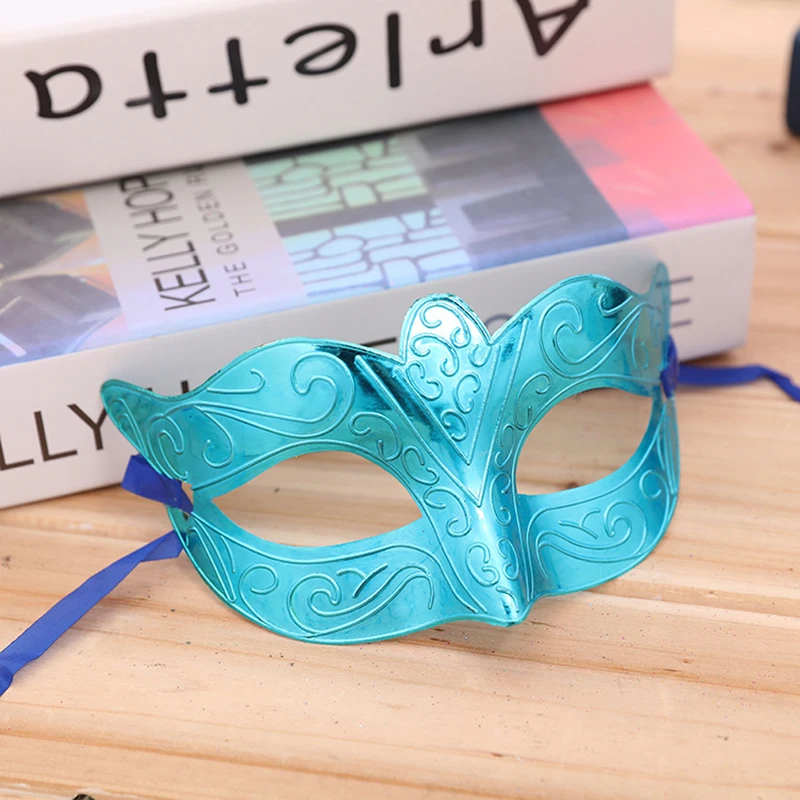 

Полумаска-бабочка ПВХ золотая