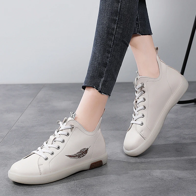 Retro British Style Versatile Women‘s Boots Leaf Pattern 2023 Spring New Soft Sole Mid Top Casual Flat Shoes