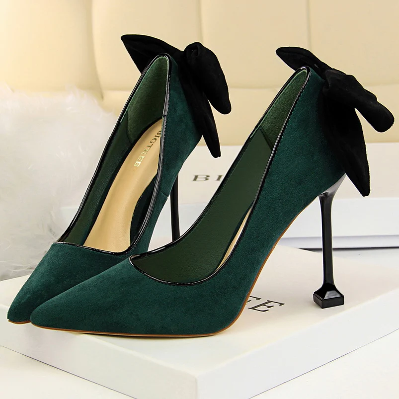 

Женские туфли-лодочки на среднем каблуке 5,5 см, 8 см, 9,5 см