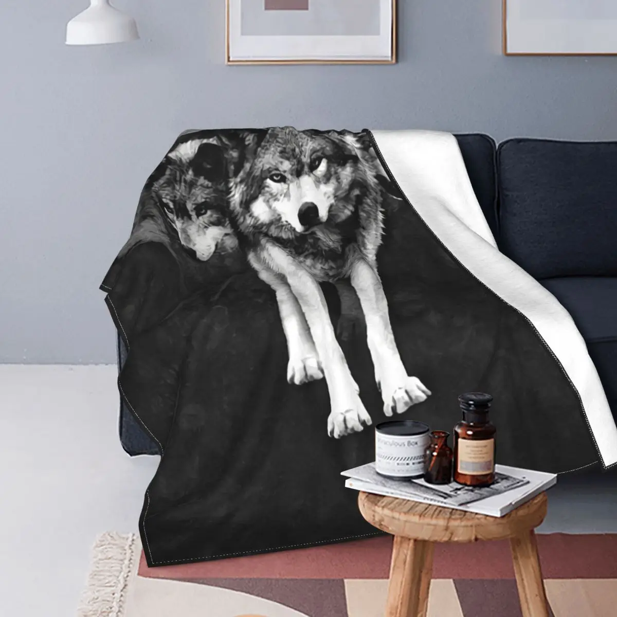 

Animal Spirit Guides Blanket Warm Fleece Soft Flannel Wolf Family Throw Blankets for Bedroom Sofa Travel Spring