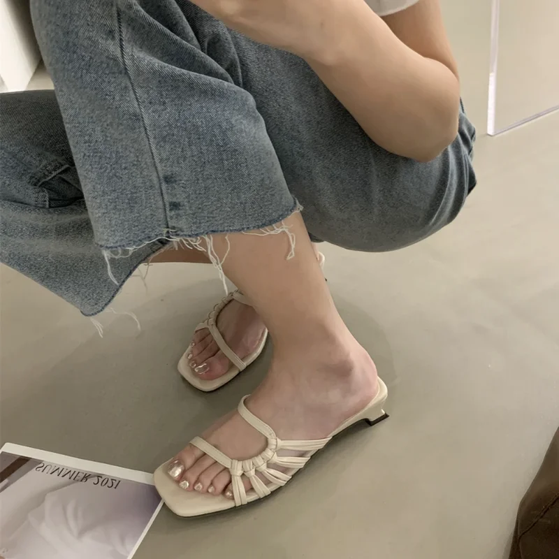 

Thin Band Design Contoured Heel Square Toe Small Crowd Design Sandals for External Wear Slippers Women Shoes