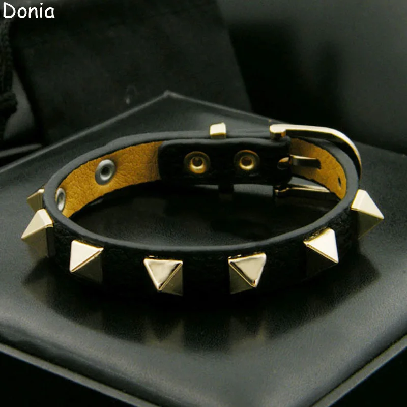 

Donia Jewelry European and American Fashion 316L Stainless Steel Rivet Single Loop Leather Rope Luxury Bracelet