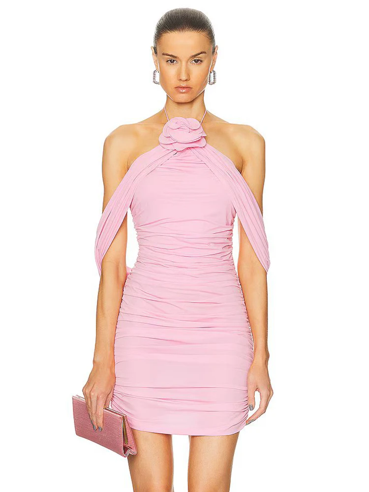 Мини-платье с открытыми плечами цветочным принтом и рюшами