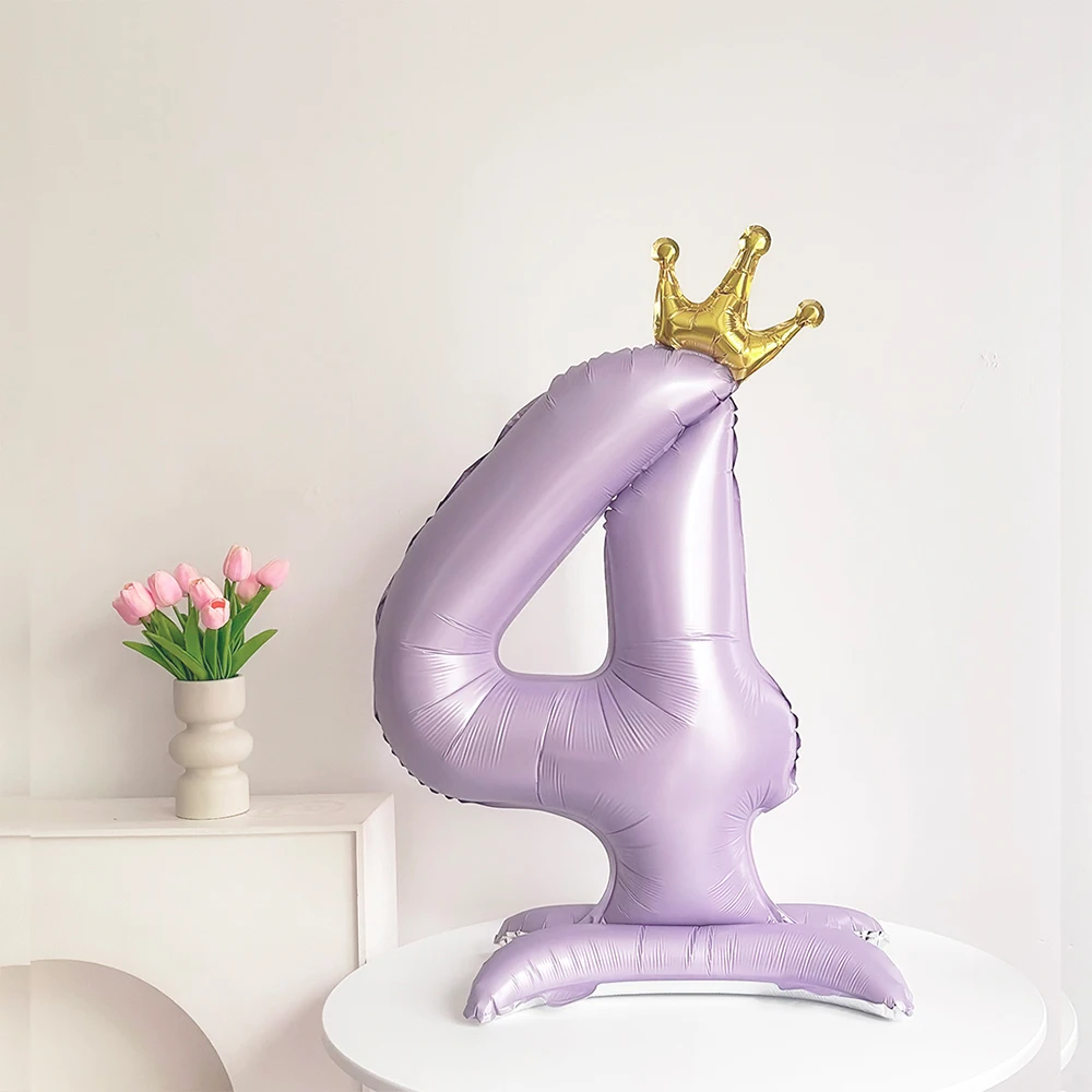 

Матовый фиолетовый цифровой шар из алюминиевой фольги с короной