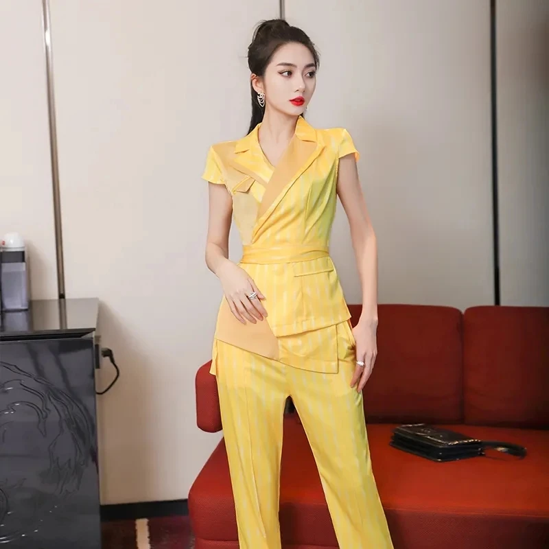 

Комплект из двух предметов Женский, Асимметричный топ и брюки контрастных цветов в стиле пэчворк, лето 2022