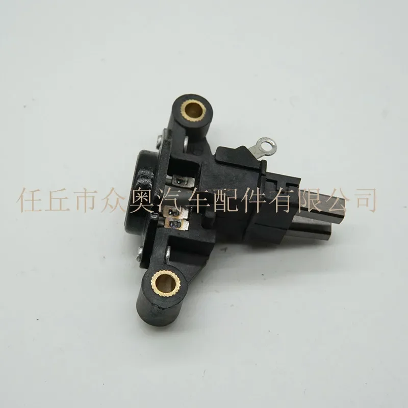 Фото Регулятор генератора для Iskra 28V70A, грузовиков Jinan Heavy Duty Truck и Howo Heavy Duty Truck, оригинальный заводской. №2