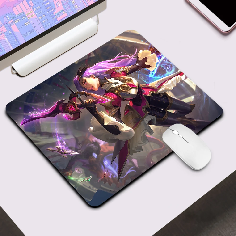 Небольшой Игровой Коврик для мыши League of Legends katарина компьютерный коврик