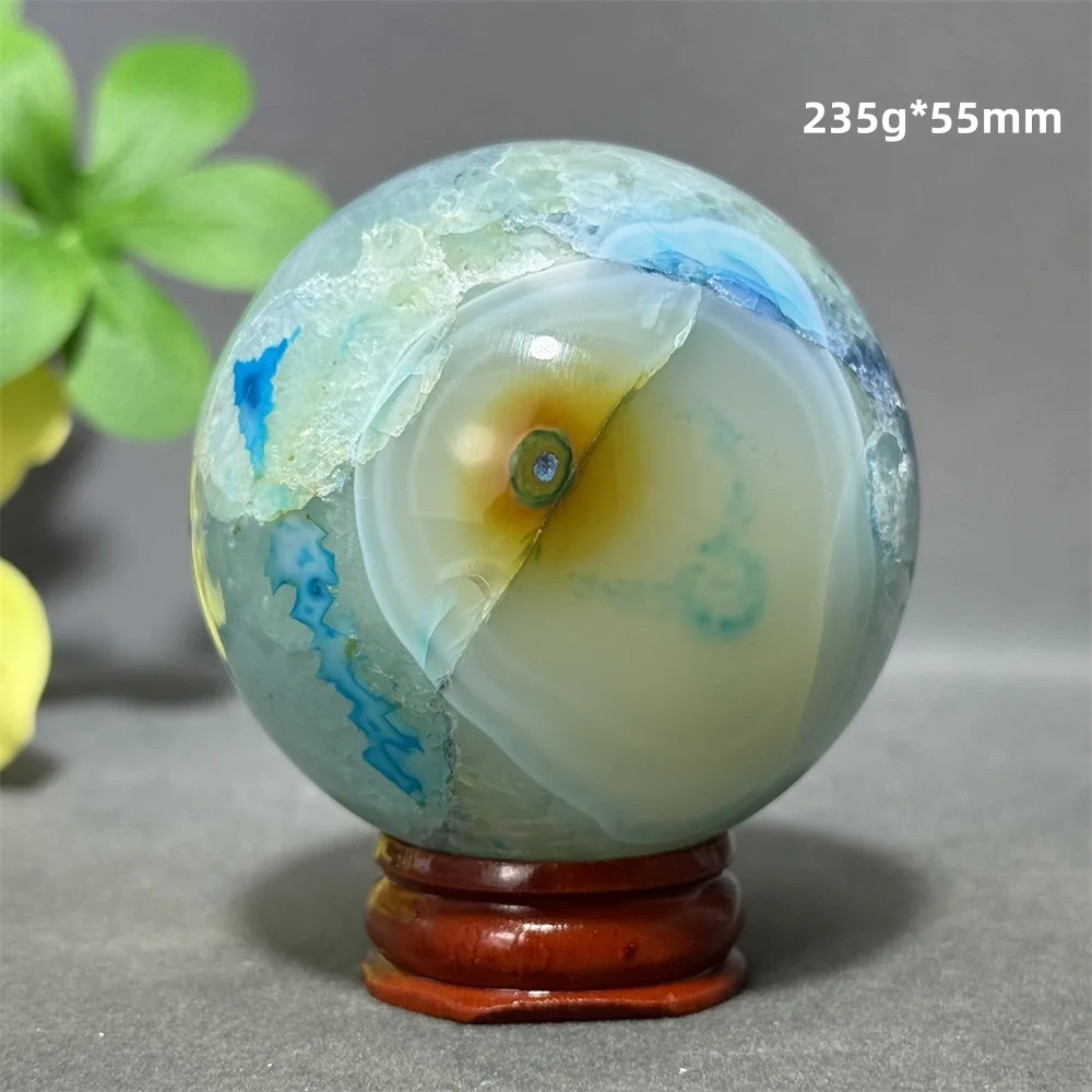 

Хрустальный шар из сапфира, синего агата и кварца