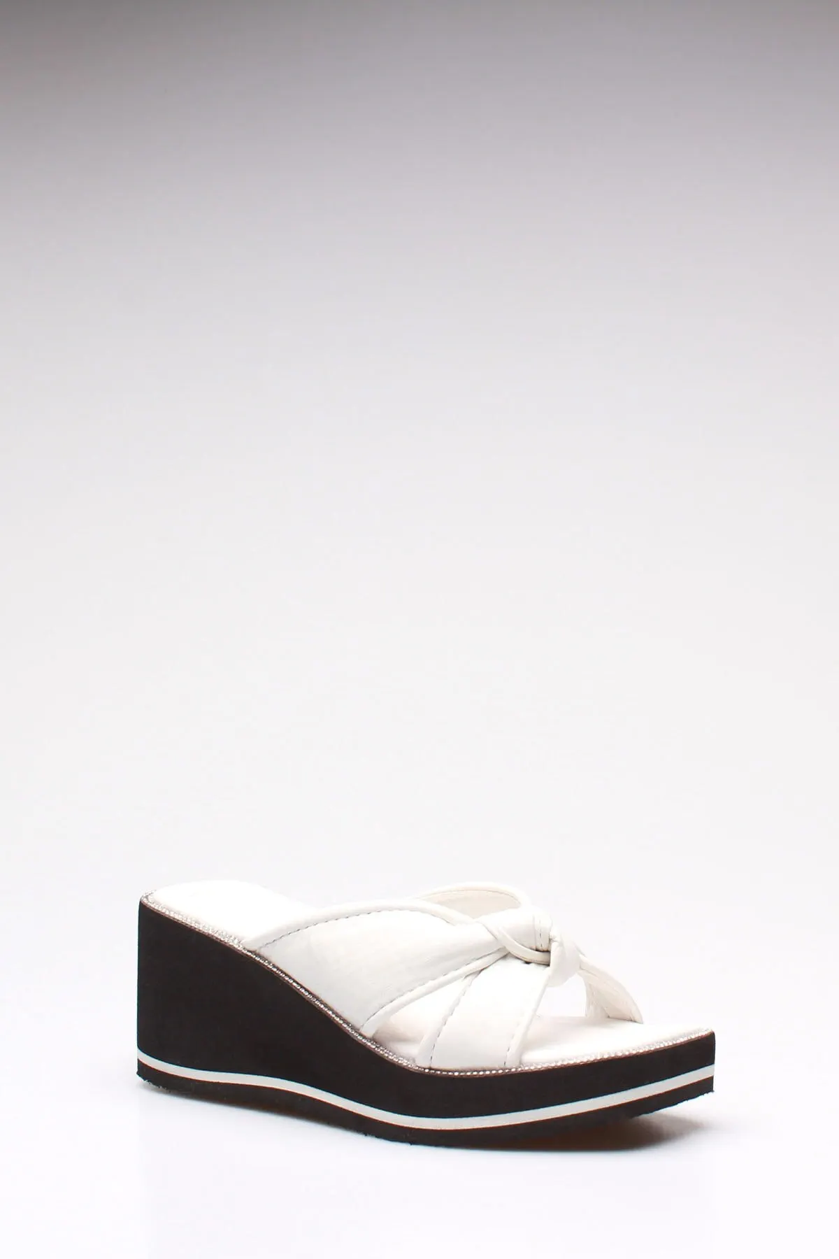 

Fashion Style women's White Faux Leather Slippers Sandals And Slippers