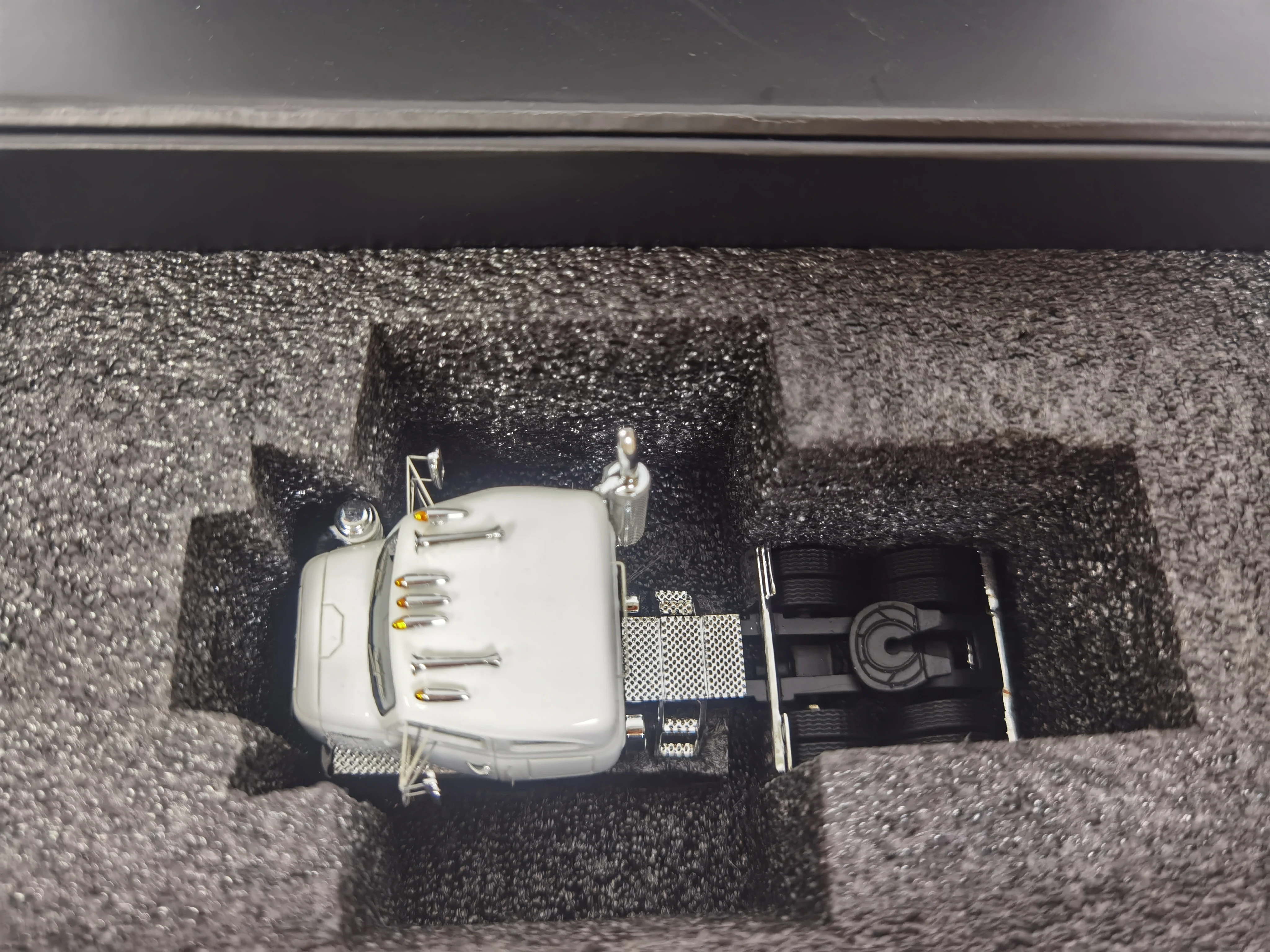 Редкая Верхняя полка 1/64 Высококачественная смола Международный трактор RDFC405