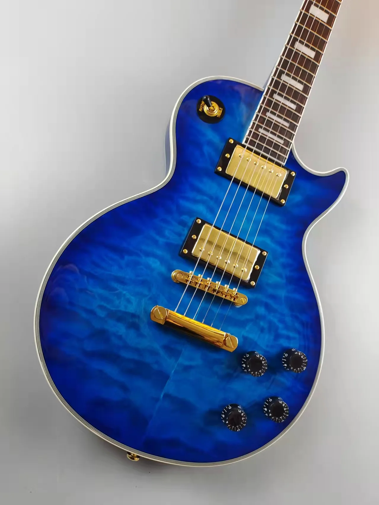 Электрогитара по индивидуальному заказу Caston синий большой цветок изготовлен из