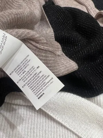 Ультратонкий и ультрамягкий базовый свитер с высокой горловиной из блестящей шелковой шерсти с длинными рукавами