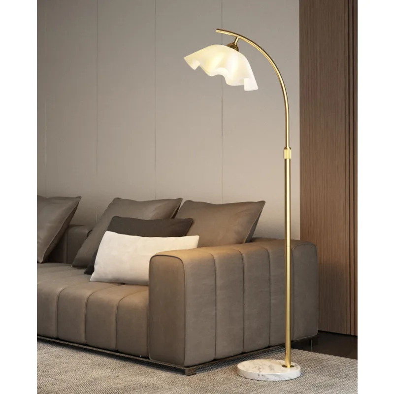 Приглушенные светодиодные напольные лампы Gold Cozy E27 с дистанционным управлением