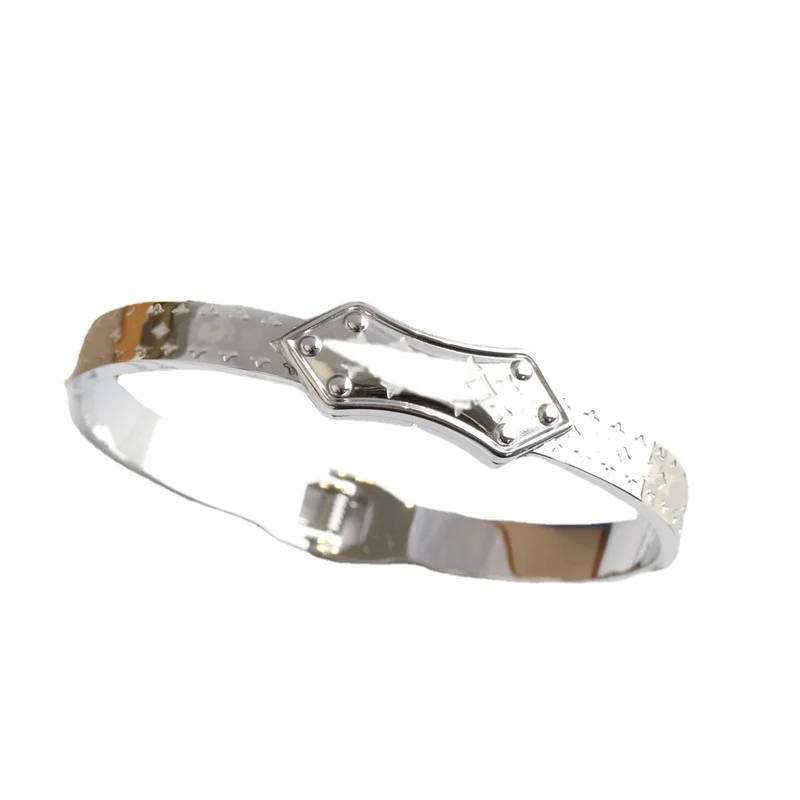 

Модный режущий браслет из нержавеющей стали