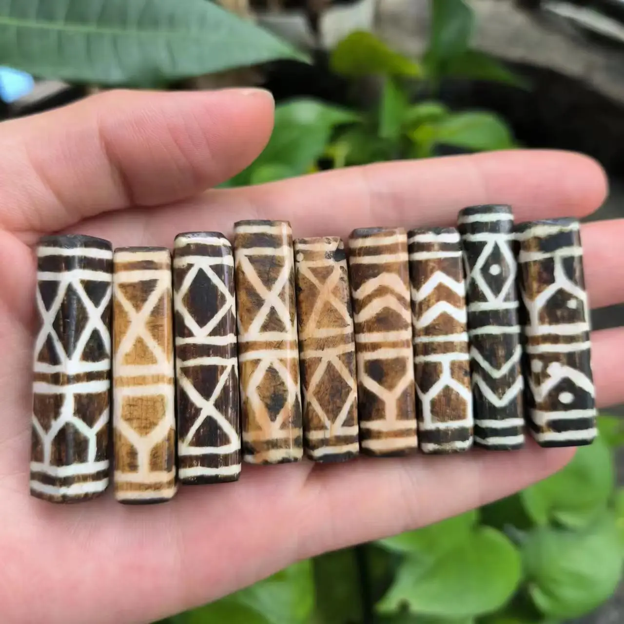 

1pcs/lot Natural Bontic Square Pillar Beads Brown and white A variety of mysterious ancient patterns jewelry amulet folk-custom