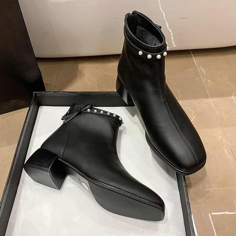 

Женские резиновые ботинки, роскошные дизайнерские осенние ботинки, женские ботинки на молнии, Модные прочные ботинки средней высоты с квад...