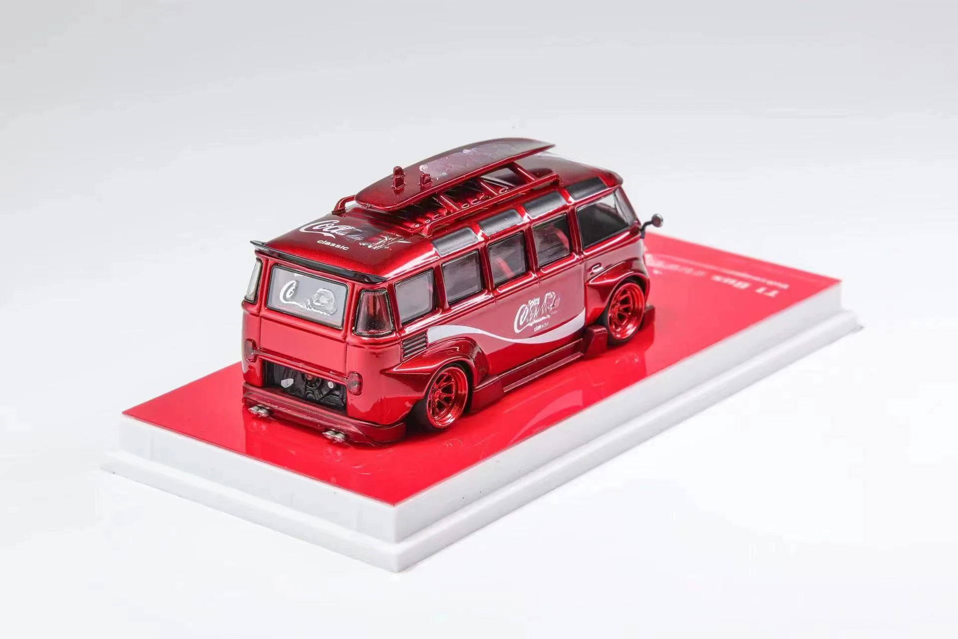 Модель Flame 1:64 T1 Kombi Red limited500 литая модель автомобиля