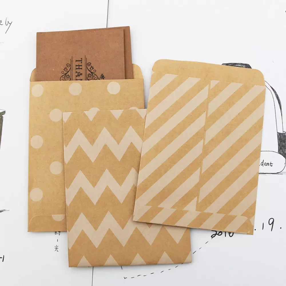 

New Ballon 2022 5-50pcs Kraft Paper Gift Envelope Vintage Stripe Dot Party Invitation Envelope with Christmas Mini Paper Gift