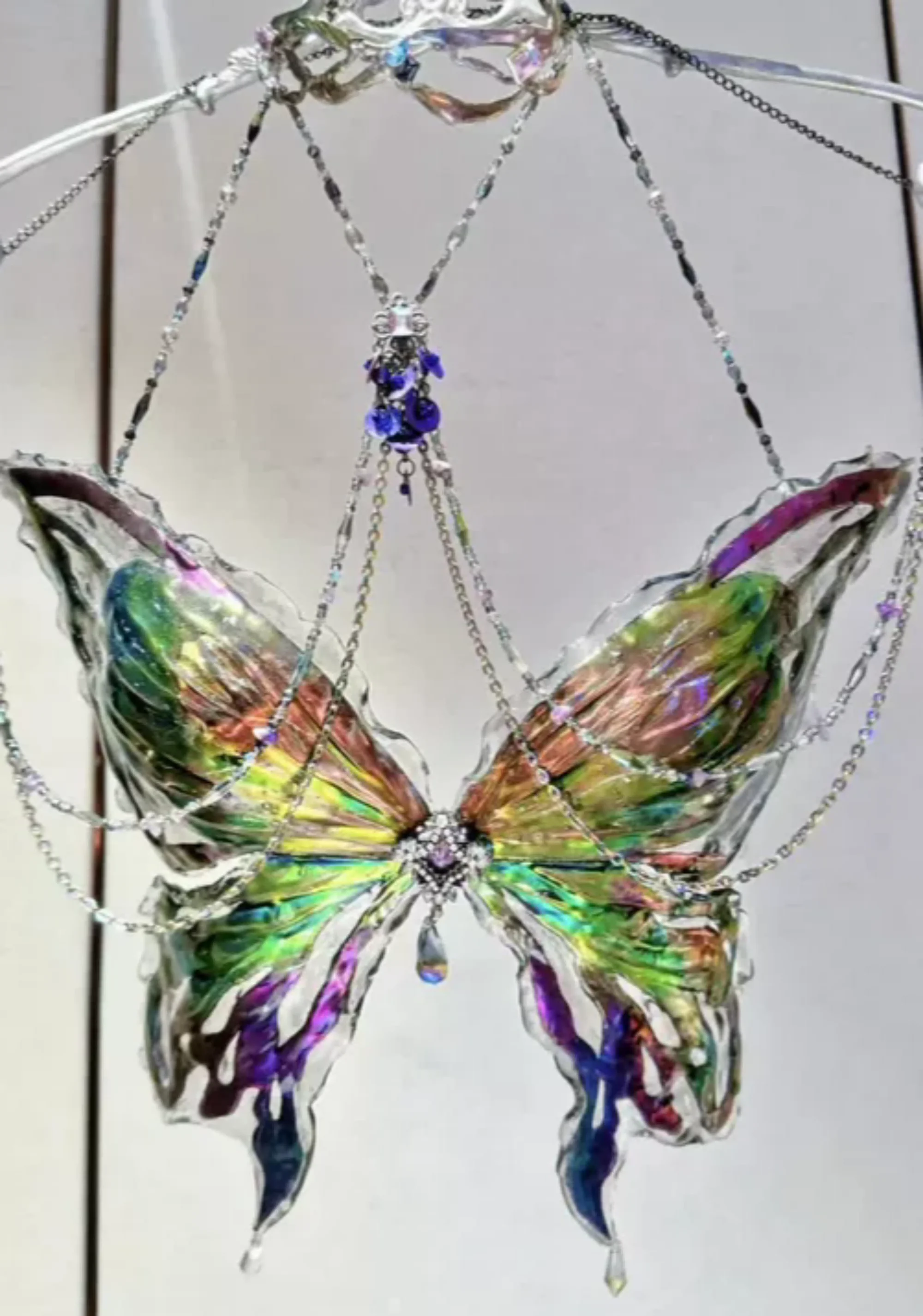 Силиконовый бюстгальтер с бабочкой и стразами