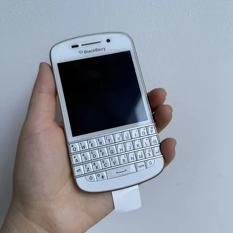 Смартфон Blackberry Q10, 2/16ГБ, global, Б/у