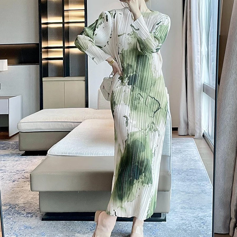 Женское платье с абстрактным принтом облегающее длинное в стиле ретро осень 2024