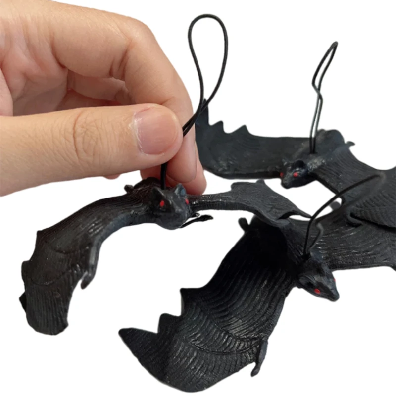

1pcs Realistic Bat Pendant Elastic Soft Sticky Toys TPR Prank Joke Toys Halloween Horror Decoration Party Trick Props