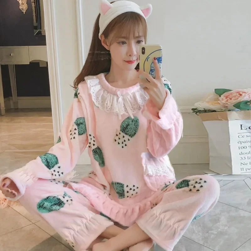 Korean Ins Cute Strawberry Bear Coral Velvet Pajamas Women's Autumn And Winter New Thickene  Velvet Home Clothes Two-Piece Suit