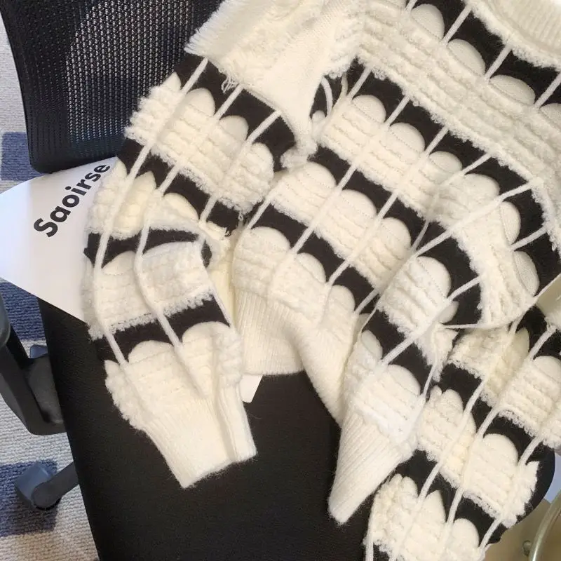 

Design Tassel Stripy Sweater Women O-Neck Long Sleeve Loose Casual Vintage Pullover Knitted Tops Puff Sleeve Jumper V136