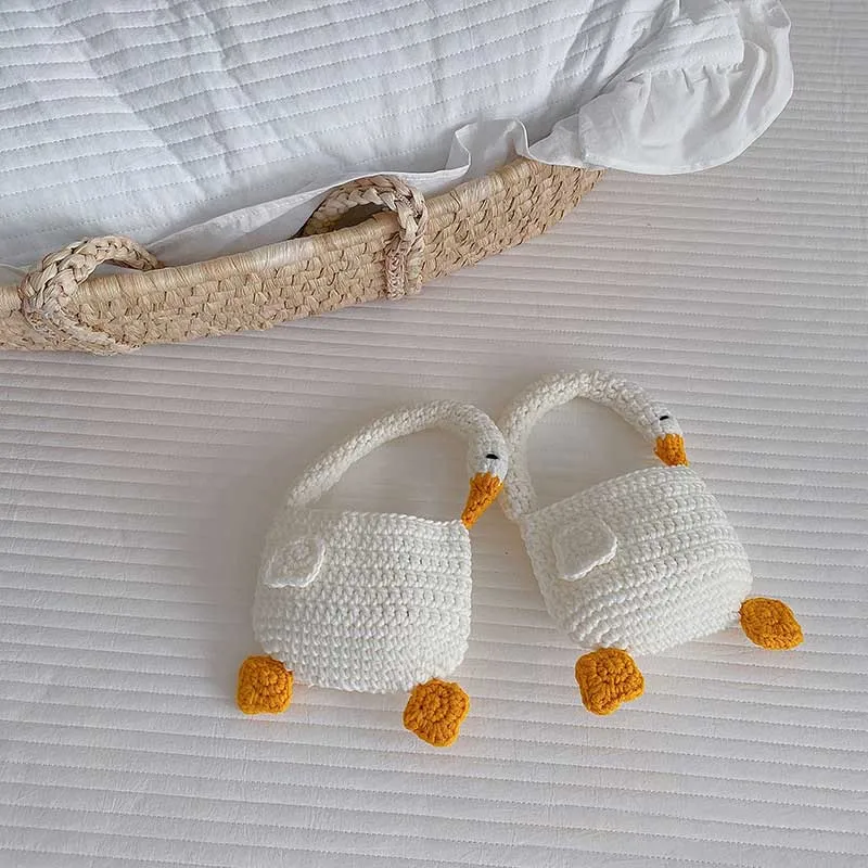 

Hylhexyr Children's Knitted Handbag Ins Cartoon Goose Shoulder Bag Boys And Girls Tote Small Zero Wallet