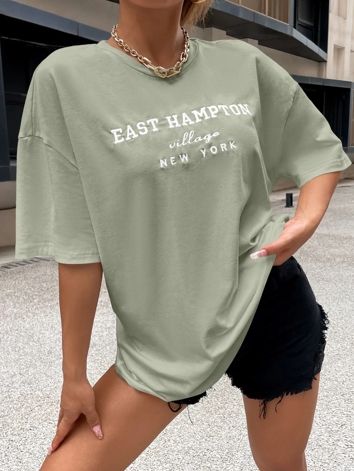 

Drop Shoulder Letter Embroidery Top