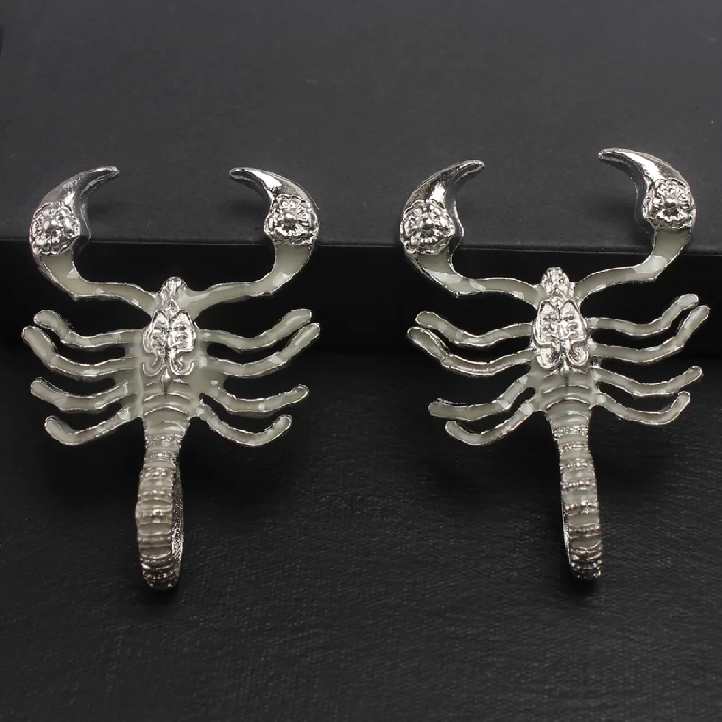 

2pcs Enamel Grey 3D Punk Style Large Scorpion Pendant DIY Charms Necklace Earrings Jewelry Crafts Metal Accessories P1448