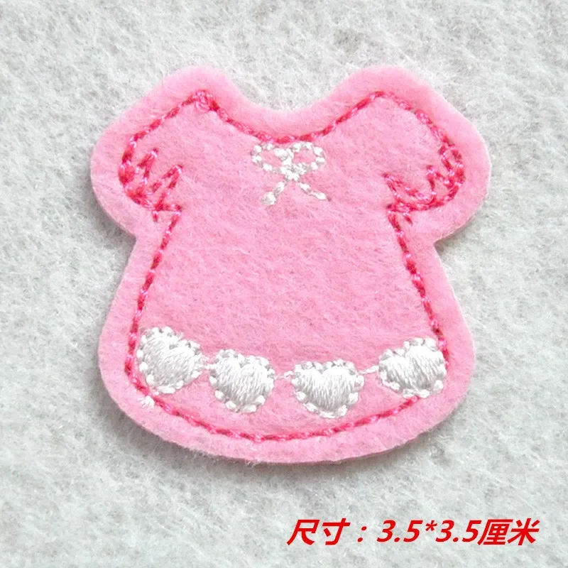 Набор нашивок с вышивкой для детской одежды