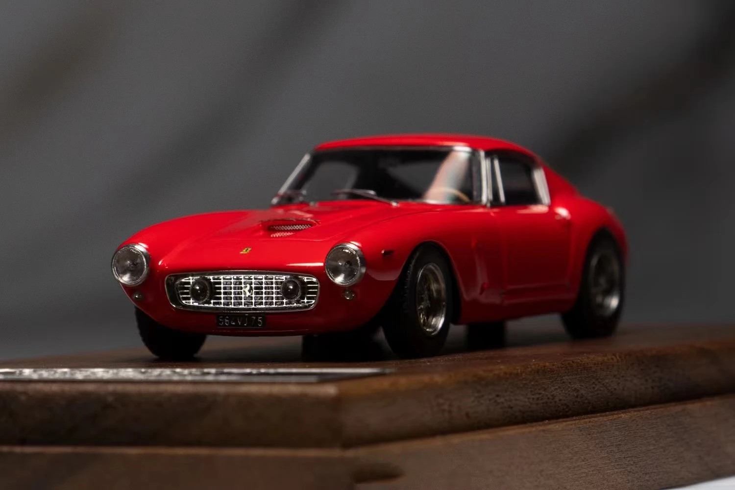 

MY64 1:64 Классическая Новая модель автомобиля из смолы 250GT SWB Berlinetta, Высококачественная коллекция, склад в мае 2022 года