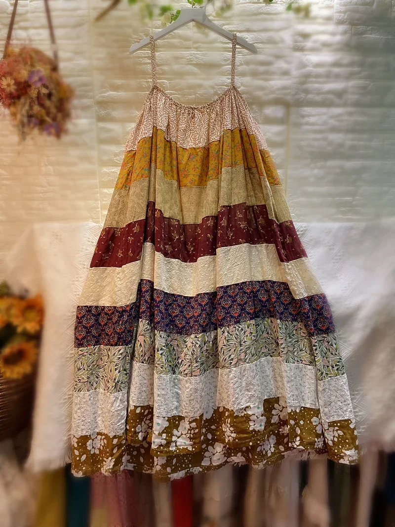 Летнее пляжное платье для отпуска из хлопка и льна на тонких бретельках в стиле