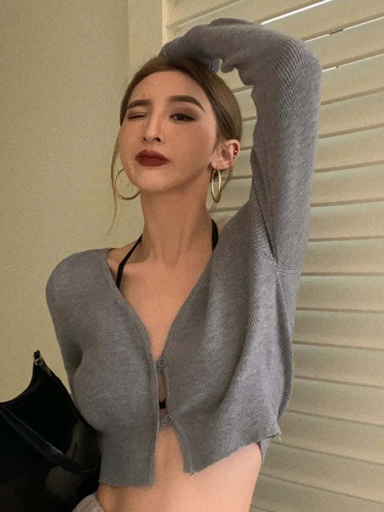 

Cardigan 2023 female autumn chic CHIC sexy V-neck long-sleeved knitwear summer short top coat tide